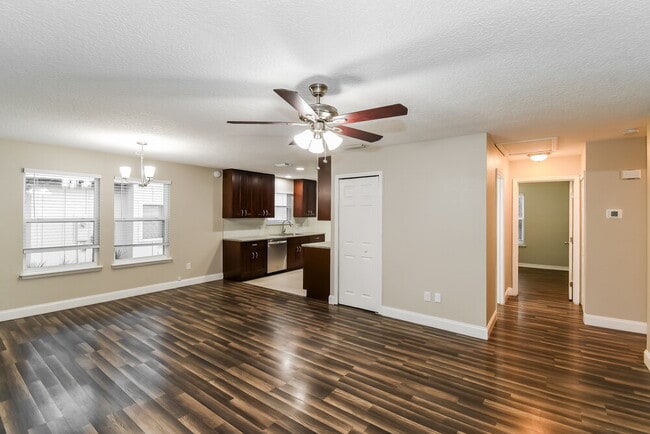 Building Photo - 108 E Manson Rd