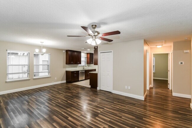 Foto del edificio - 108 E Manson Rd