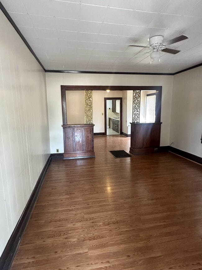 Foto del edificio - 926 E 7th St