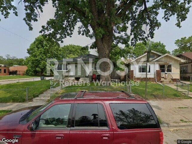 Foto del edificio - Wonderful 2BD / 1 BA DUPLEX  in Minneapolis Available 1/1/2024!