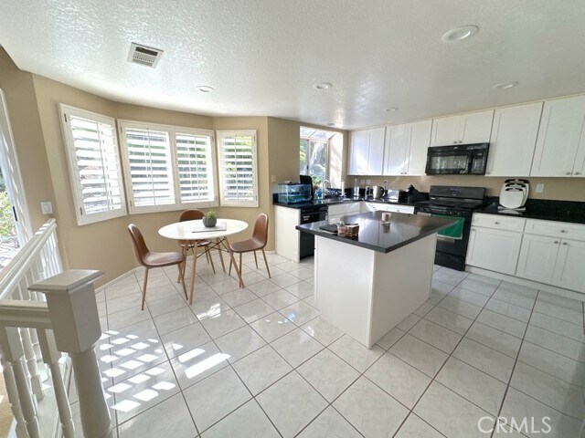 Building Photo - 26471 San Torini Rd
