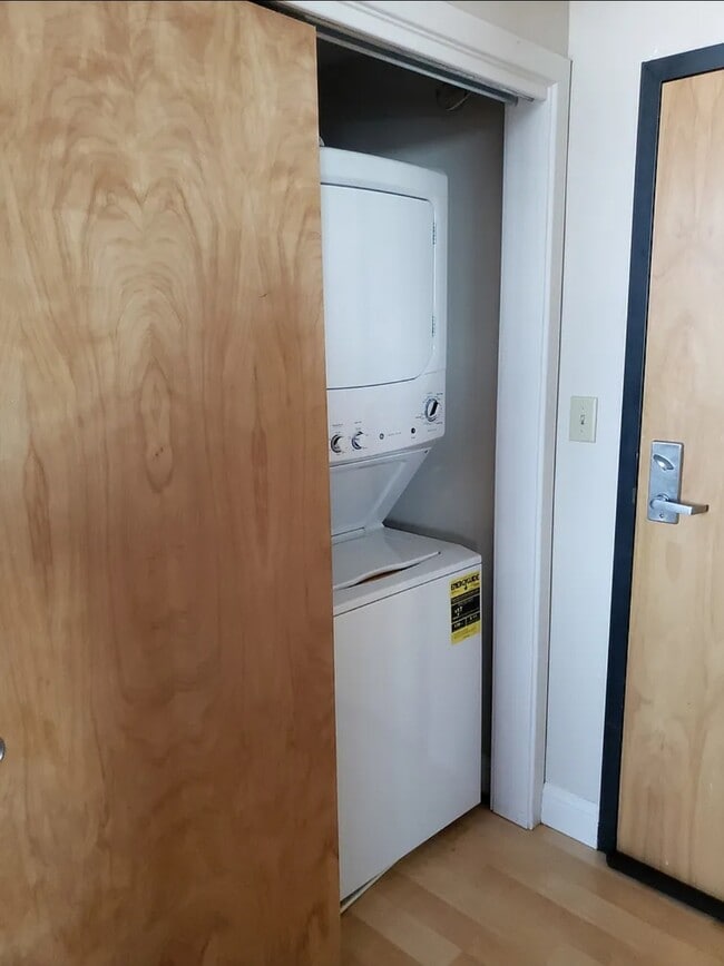 Foto del edificio - 147 Centre St