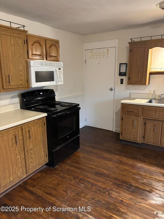 Foto del edificio - 1115 Monroe Ave