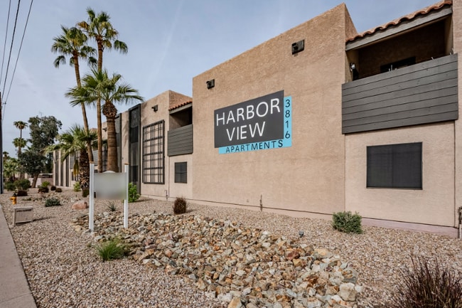 Building Photo - 3816 E McDowell Rd