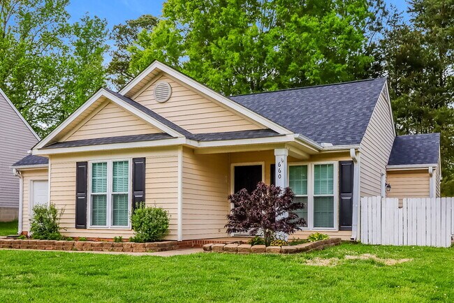 Foto del edificio - 660 Rebecca Jane Dr