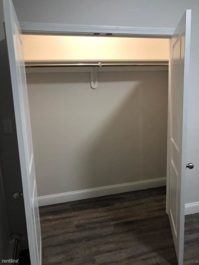 Building Photo - 2 br, 1 bath Apartment - 89 Park Dr Apt 25