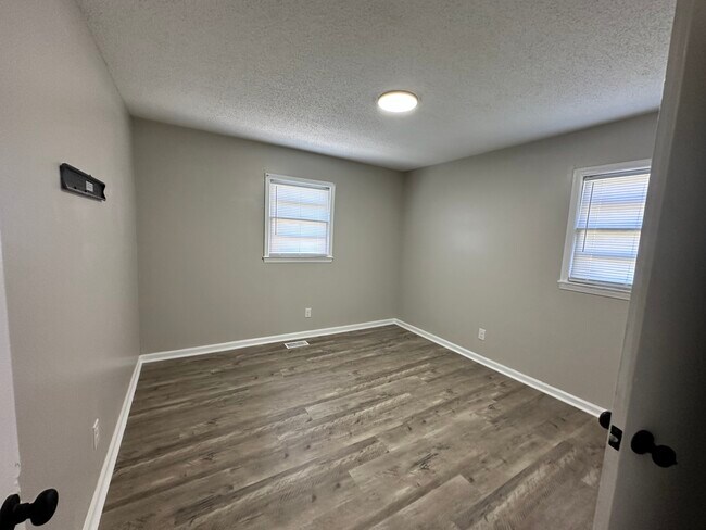 Foto del edificio - Newly renovated duplex - 107A Sador St, Cherryville, NC