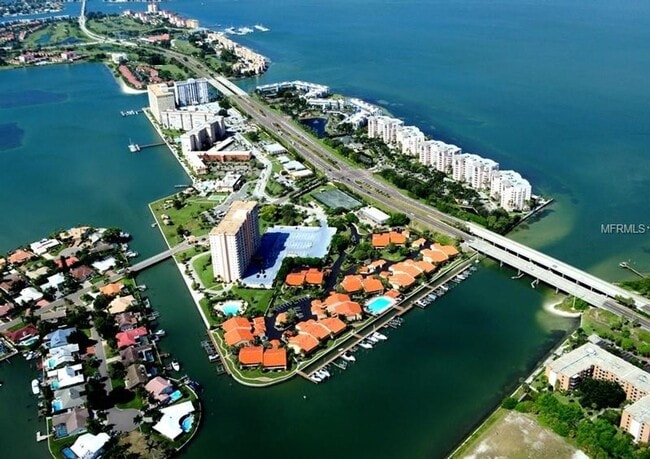 Building Photo - 4770 Brittany Dr S