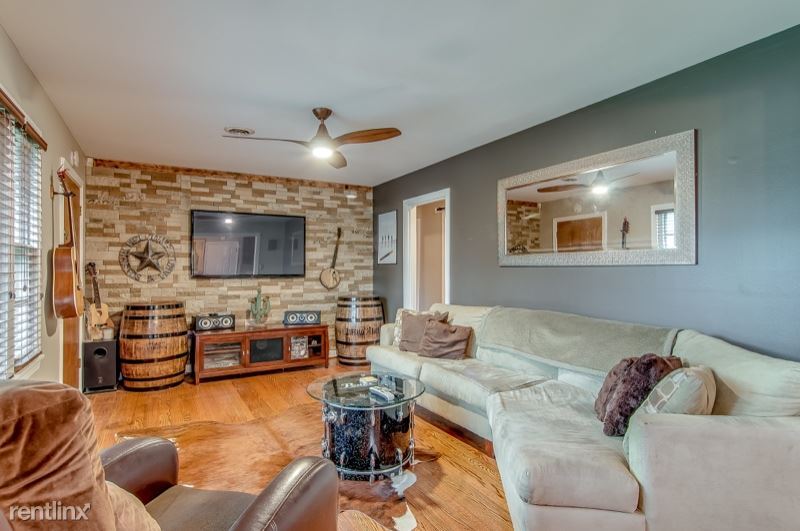 Primary Photo - 3 br, 1 bath House - 529 Wanda Dr