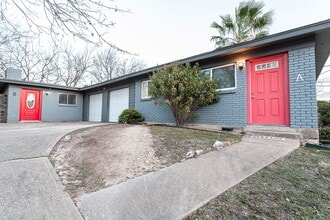Building Photo - 1602 Parker Ln
