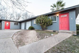 Building Photo - 1602 Parker Ln
