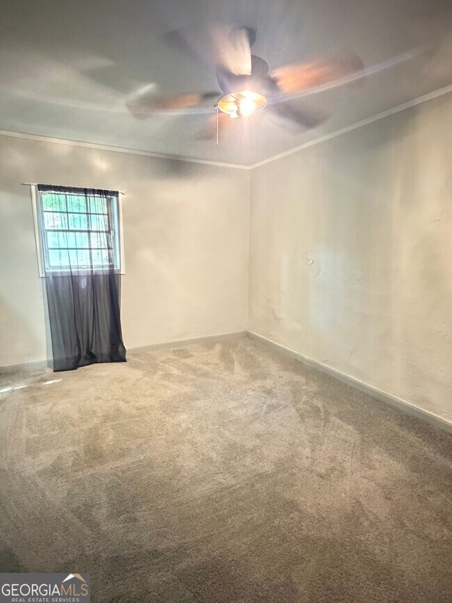 Foto del edificio - 1045 Laurel Ct
