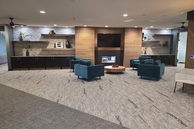 Building Entrance View - Summit Ridge