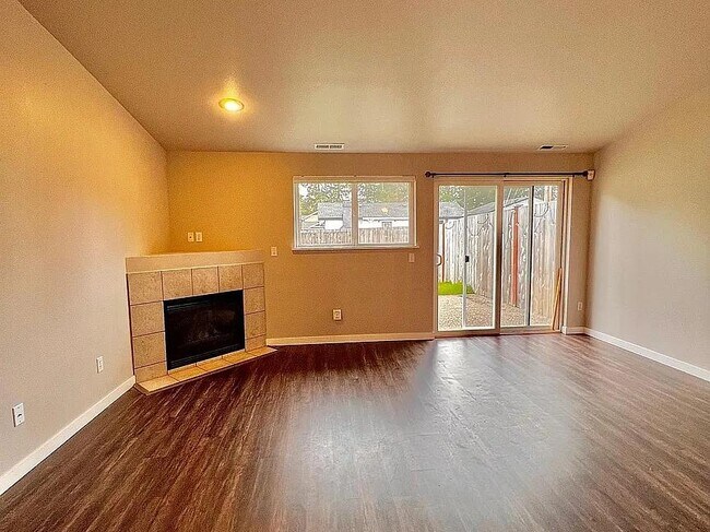 Foto del edificio - 12120 114th Ave Ct E