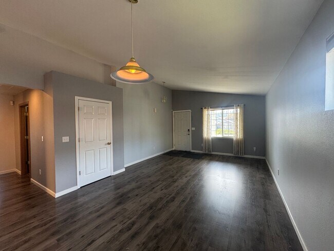 Foto del edificio - Beautiful One Story House - 3 bed in Spanaway!