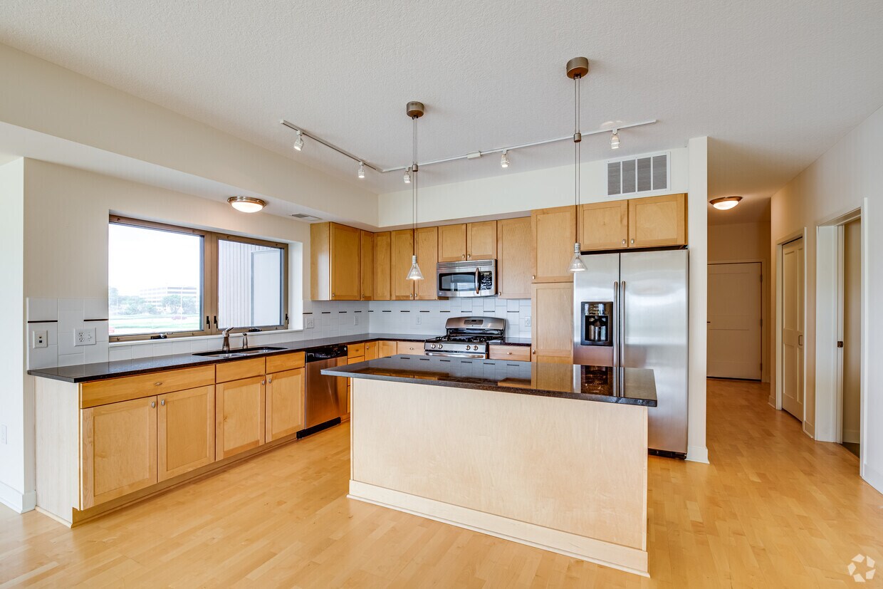 Edina Gateway Apartments at 49104940 W 77th St Edina, MN