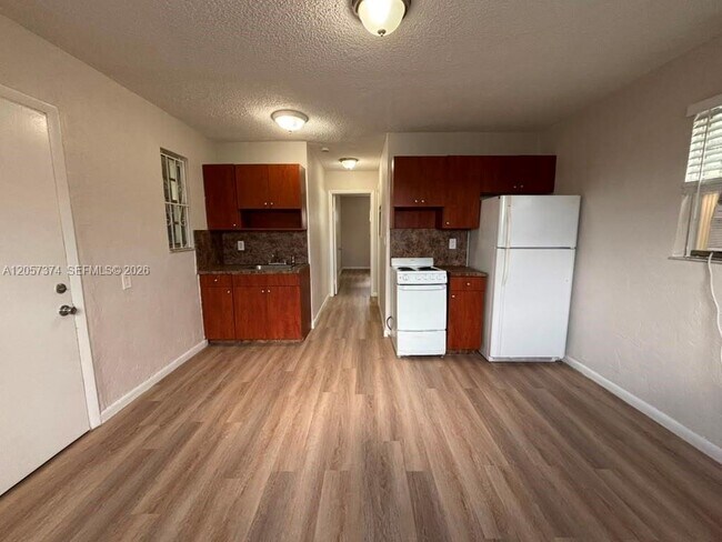 Foto del edificio - 14140 NW 24th Ct