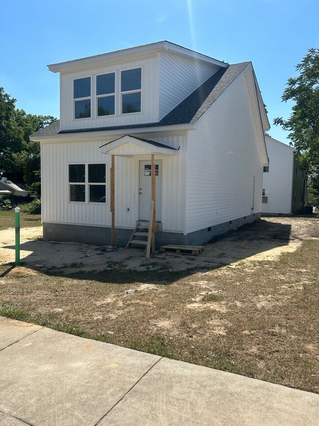 Building Photo - 1311 McDuffie Ave