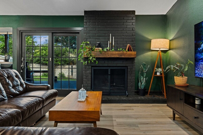 Building Photo - 4802 Oldfort Hill Dr