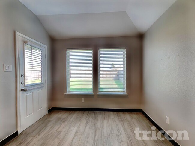 Building Photo - 8523 Aster Gln Wy