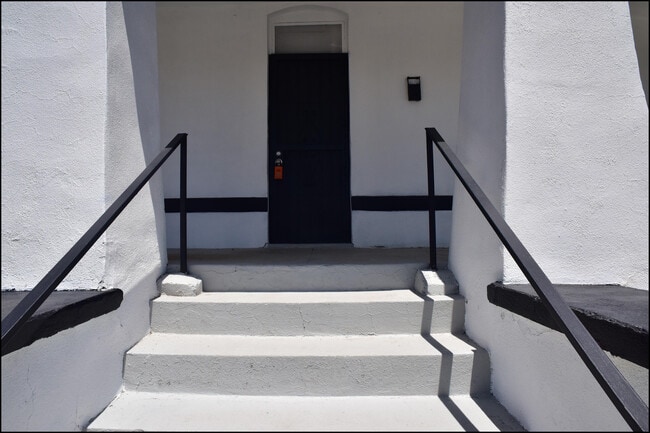 Foto del edificio - 2111 Portland Ave