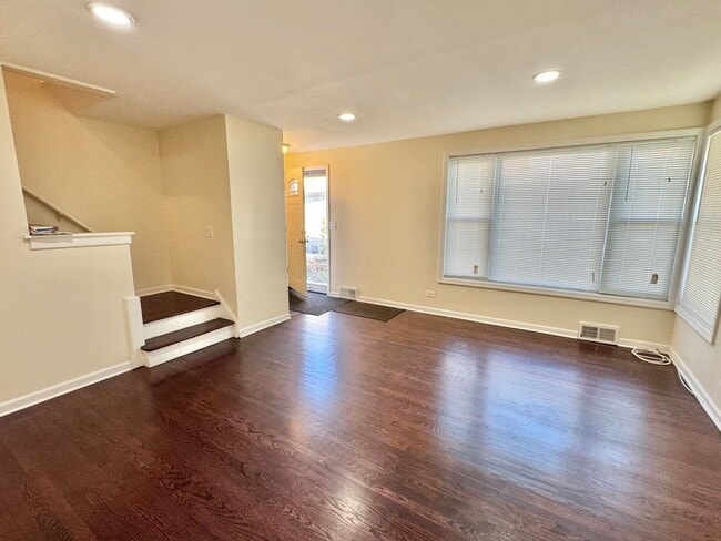 Building Photo - 9038 Niles Center Rd