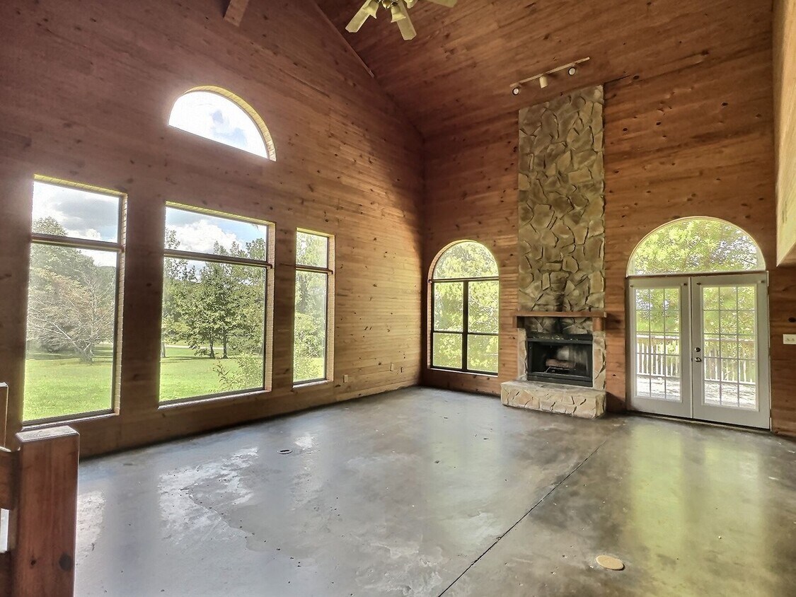 Foto principal - PINE LEVEL SCHOOL ZONE - 3 Bed 3 Bath Over...