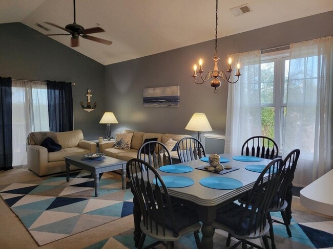 Building Photo - 805 Crumpet Ct