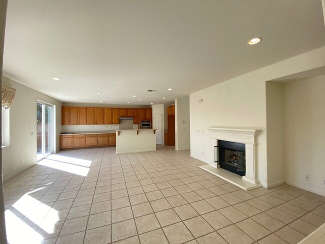 Building Photo - Mediterranean-style 4-bedroom in Seaside Highlands!