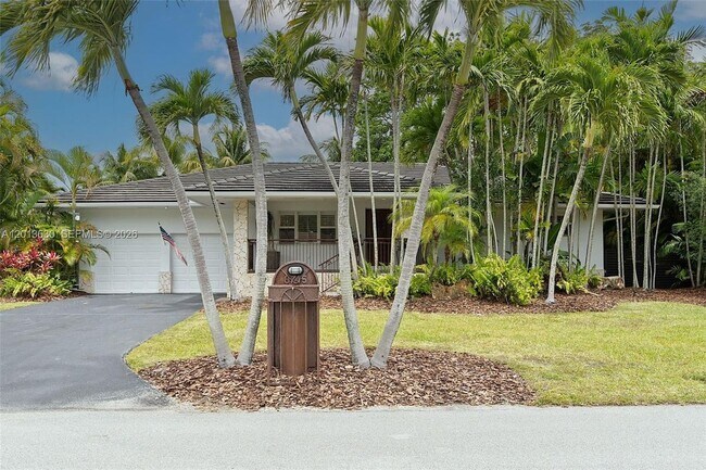 Foto del edificio - 8745 SW 182nd Terrace