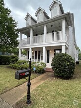Building Photo - 1390 Island Town Dr