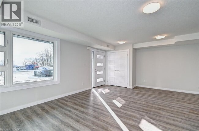 Building Photo - 118 Gravel Ridge Trail