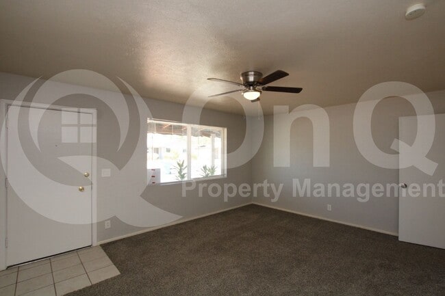 Foto del edificio - 2419 W Diana Ave
