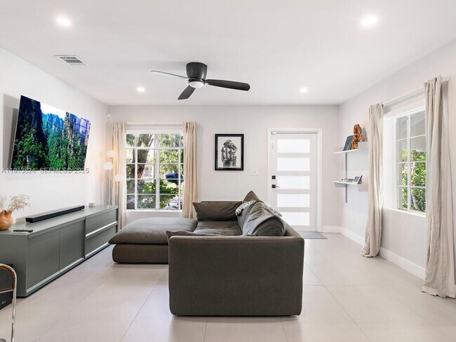 Foto del edificio - 1009 NW 11th Ct