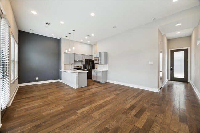 Foto del edificio - 614 Thornton Rd