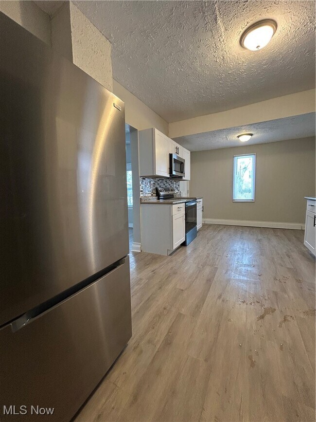 Foto del edificio - 10726 Garfield Ave