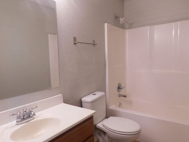 Foto del edificio - Charming 3 Bedroom 2 Bath House Located in a Beautiful Neighborhood