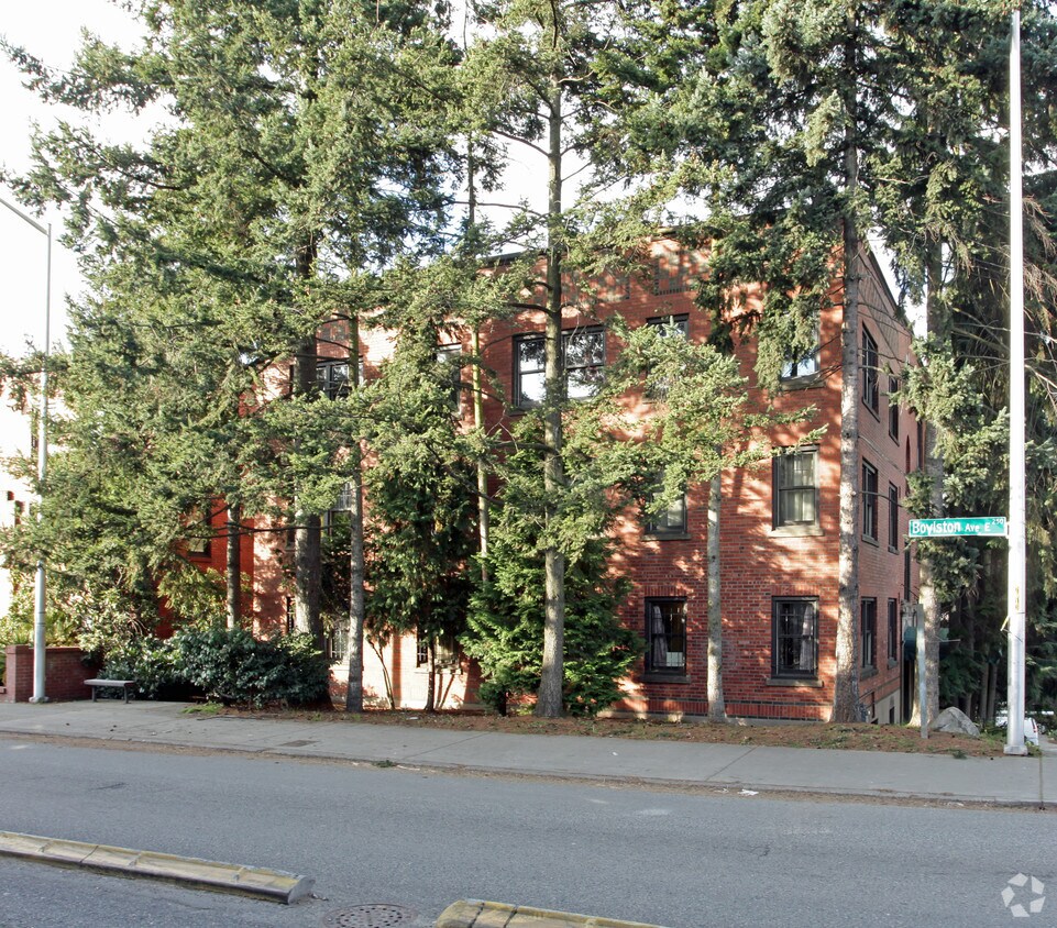 Primary Photo - Amarose Apartments