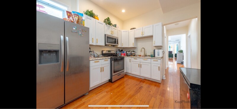 Foto del edificio - 3142 W 16th St
