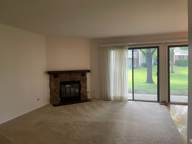 Building Photo - 114 Sussex Cir