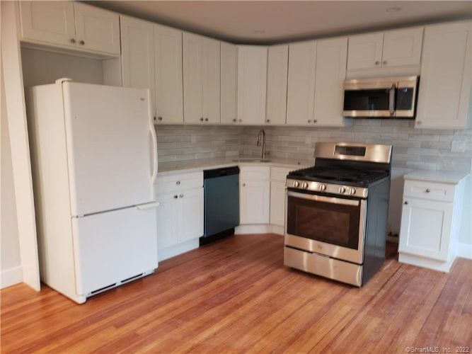 83 Vernon St, Waterbury, CT 06708 Room for Rent in Waterbury, CT