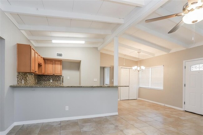 Building Photo - 800 62nd Pl S