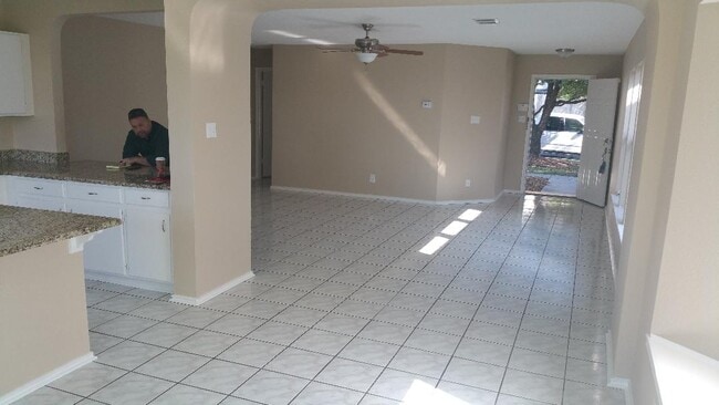 Building Photo - 8006 Falcon Meadow Dr