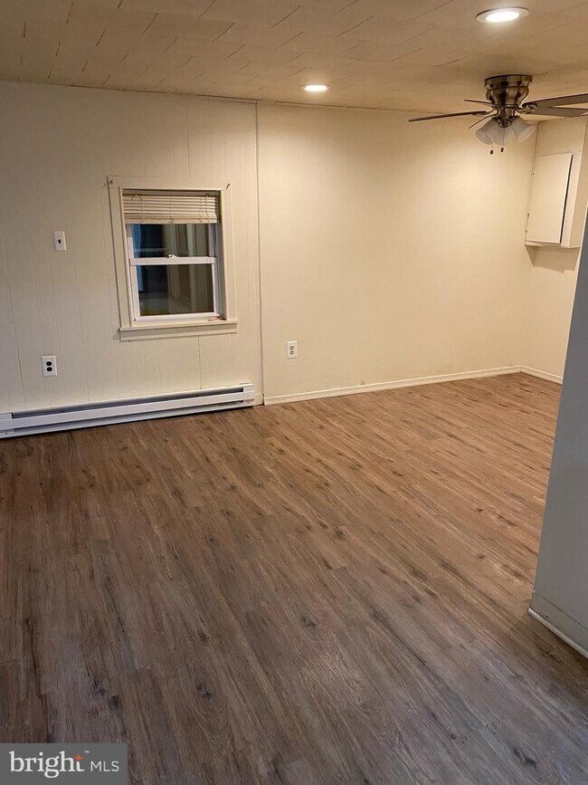 Building Photo - 255 S Orchard Rd