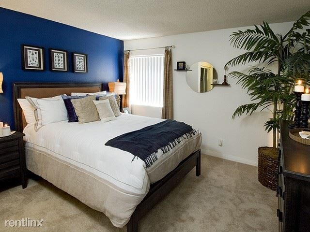 Foto del edificio - 3831 Orchid Ln