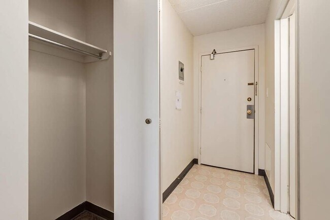 Photo du bâtiment - Palm Road Apartments