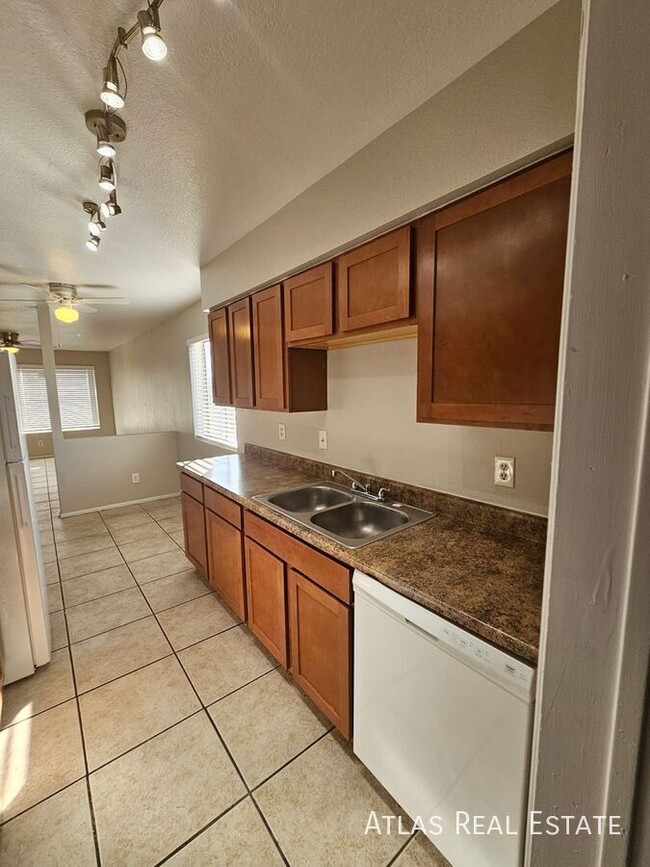 Foto del edificio - 2 Bedroom 1 Bath in Mesa Move in Today!