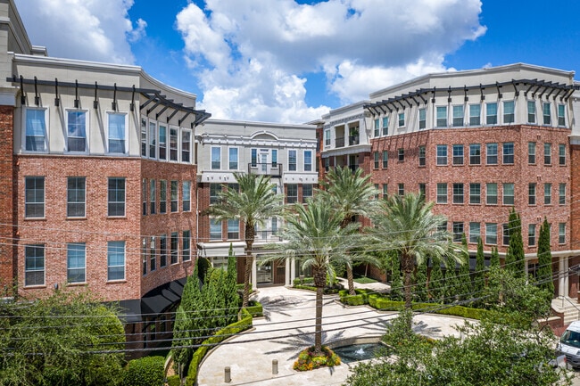 Front Plaza - Fairmont Museum District