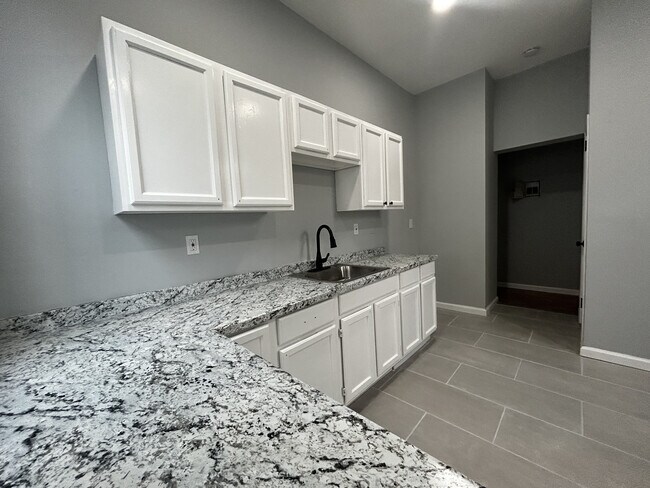 Foto del edificio - 151 S Clinton St