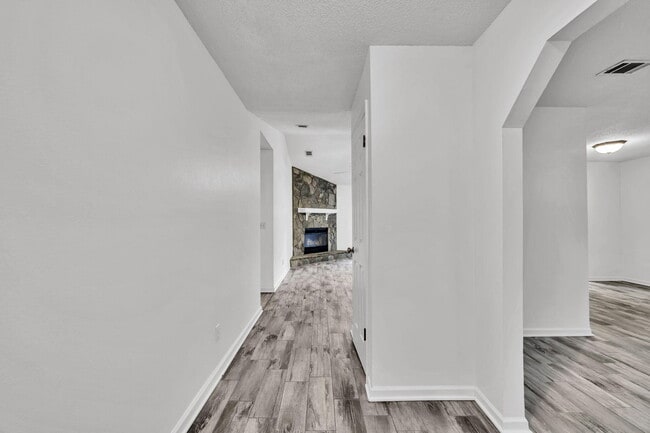Foto del edificio - 1237 Rhonda Dr